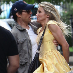 Tom Cruise holds Cameron Diaz in 