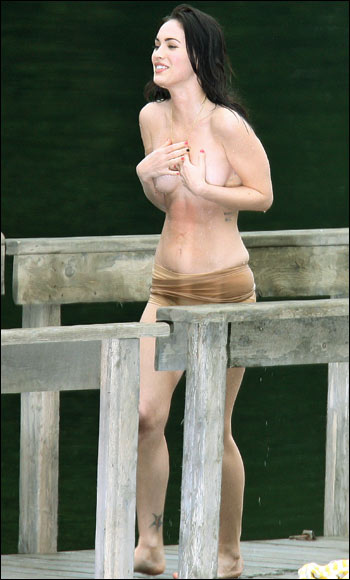Megan Fox gets topless for Jennifer's Body