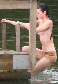 Megan Fox goes skinny dipping on the set of Jennifer's Body