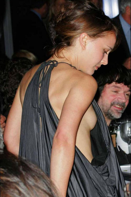 Natalie Portman great side shot of her bare breast